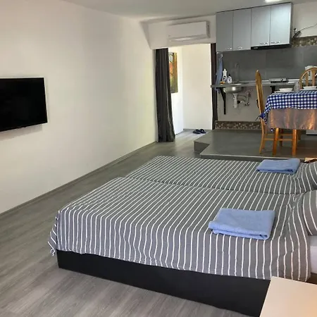 Honey By Kostoski Bed & Breakfast Prilep